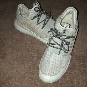 Adidas Men’s Tubular size 10